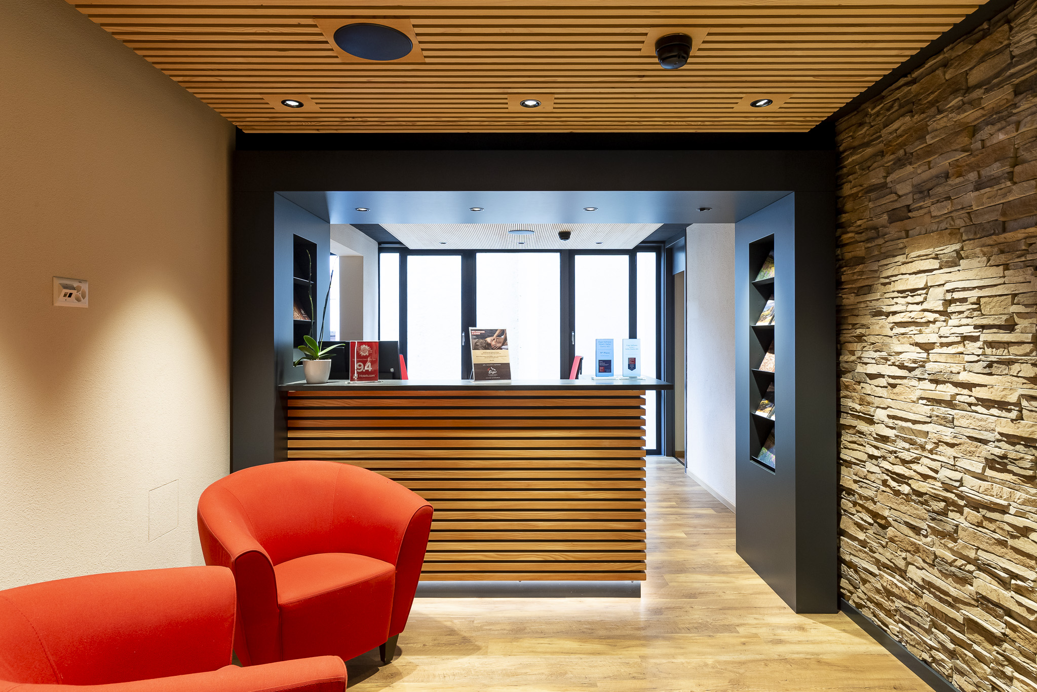 Hotel Eiger Grindelwald Reception 04